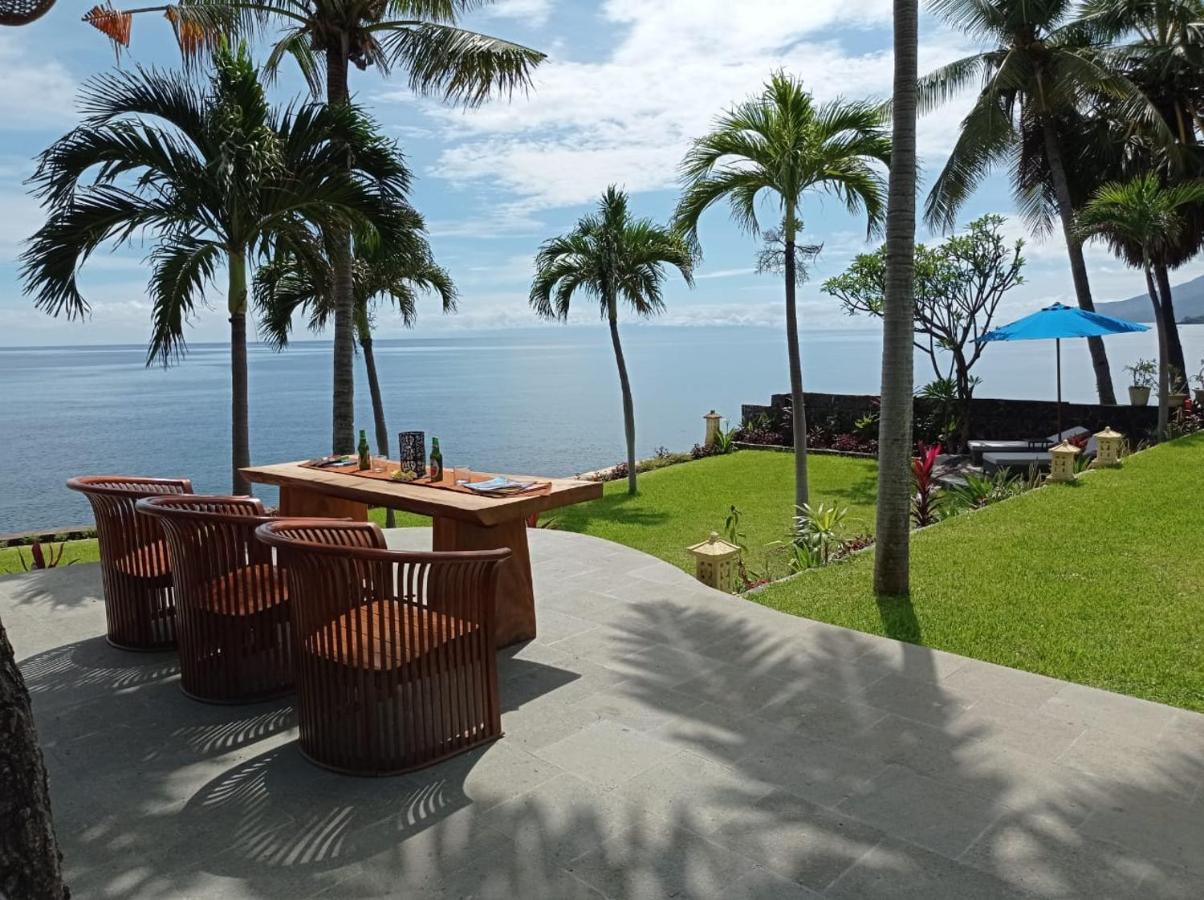 Absolute Beachfront, Paradise, 3br With Private Pool On 1200m2 Of Tropical Land Villa Tulamben (Bali)
