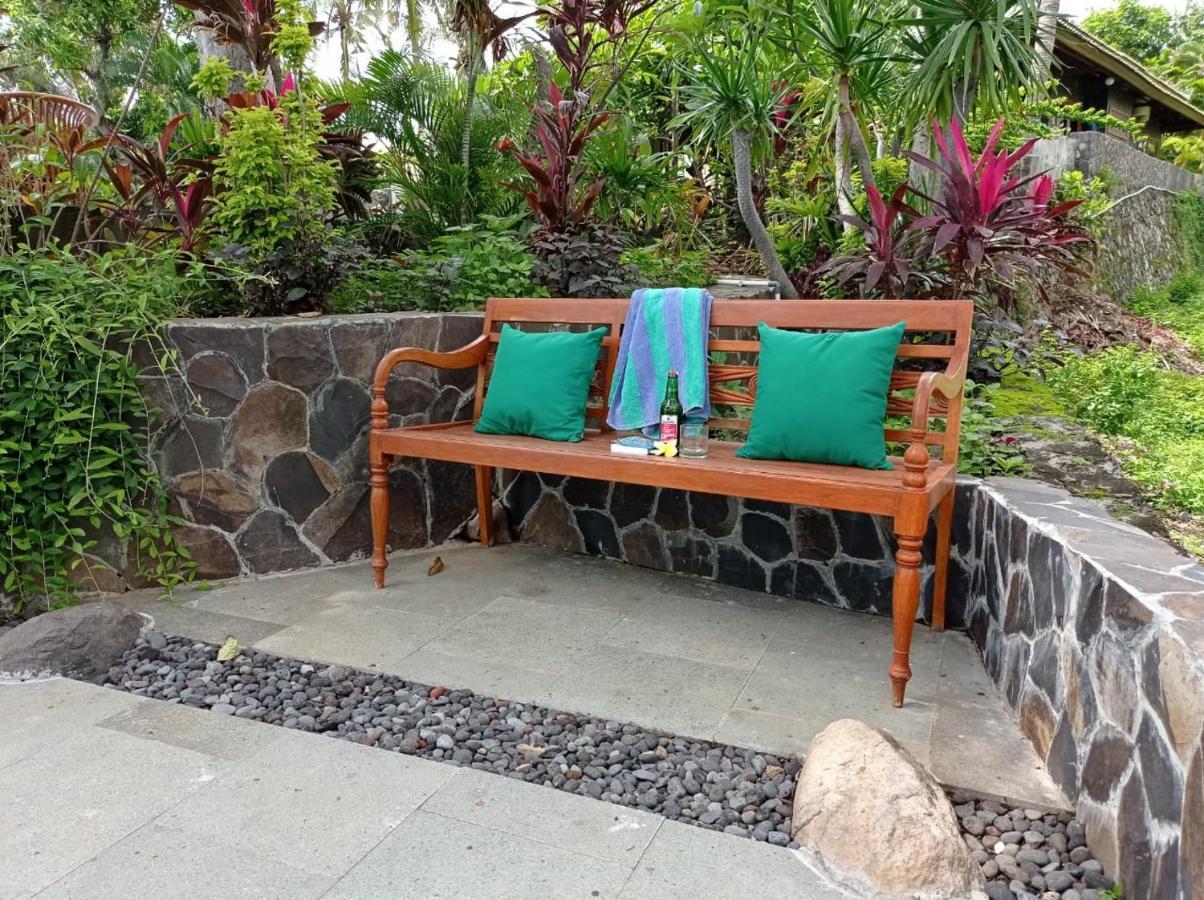 Absolute Beachfront, Paradise, 3br With Private Pool On 1200m2 Of Tropical Land * Tulamben (Bali)