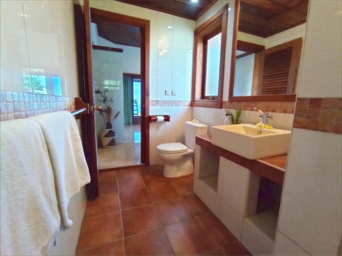 Absolute Beachfront, Paradise, 3br With Private Pool On 1200m2 Of Tropical Land Villa *